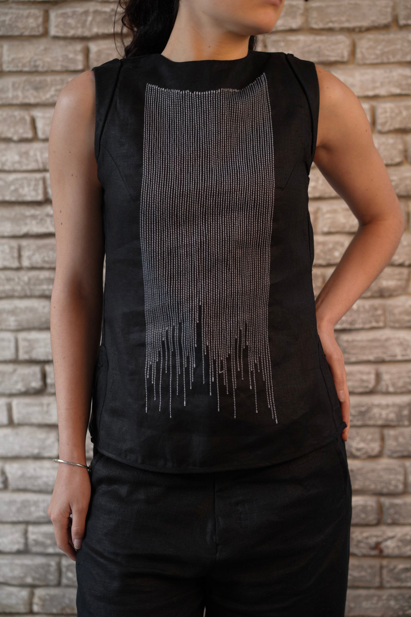 CHINESE SLEEVE EMBROIDERED TOP IN LINEN