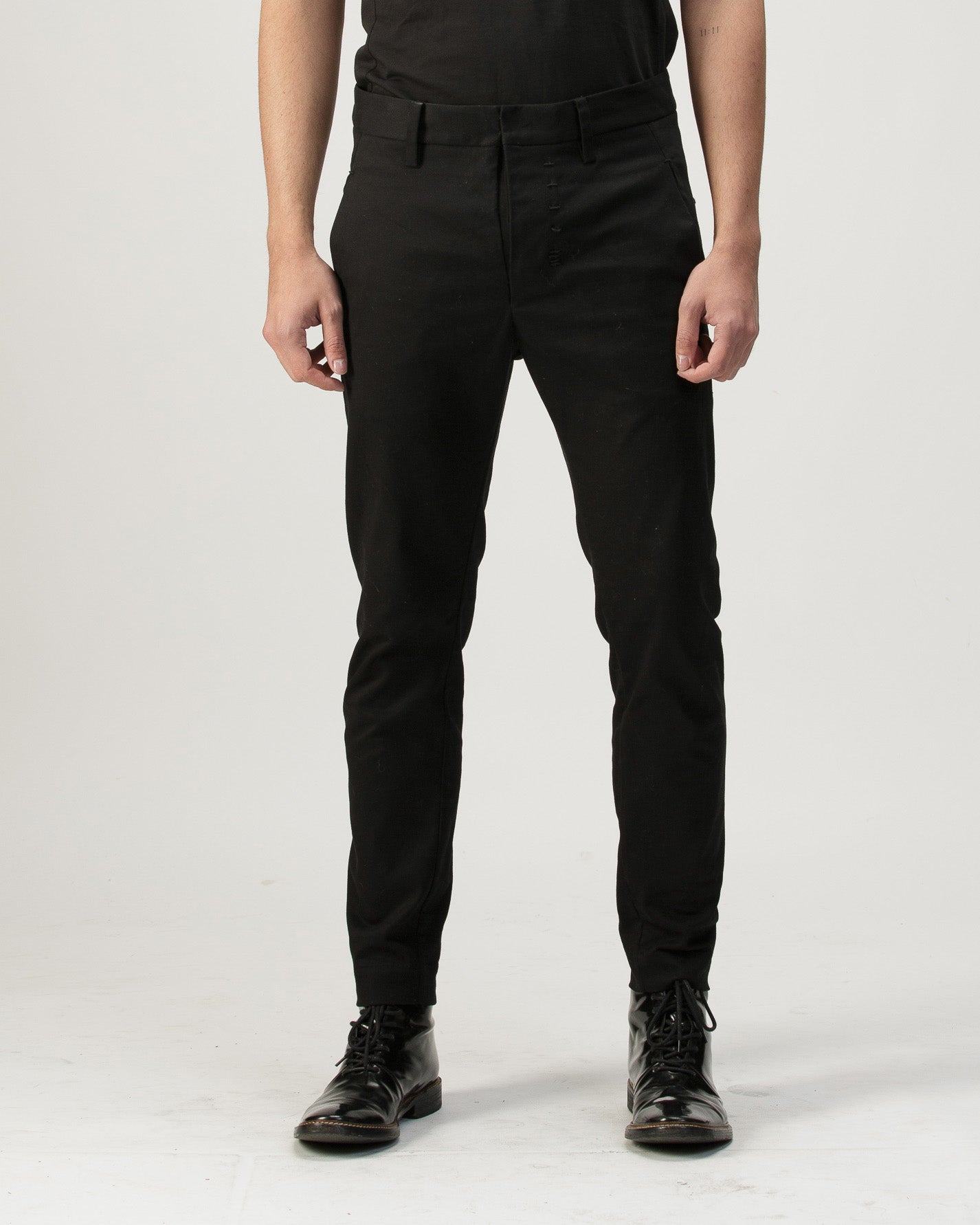 SLIM FIT PLEATED COTTON TWILL PANTS