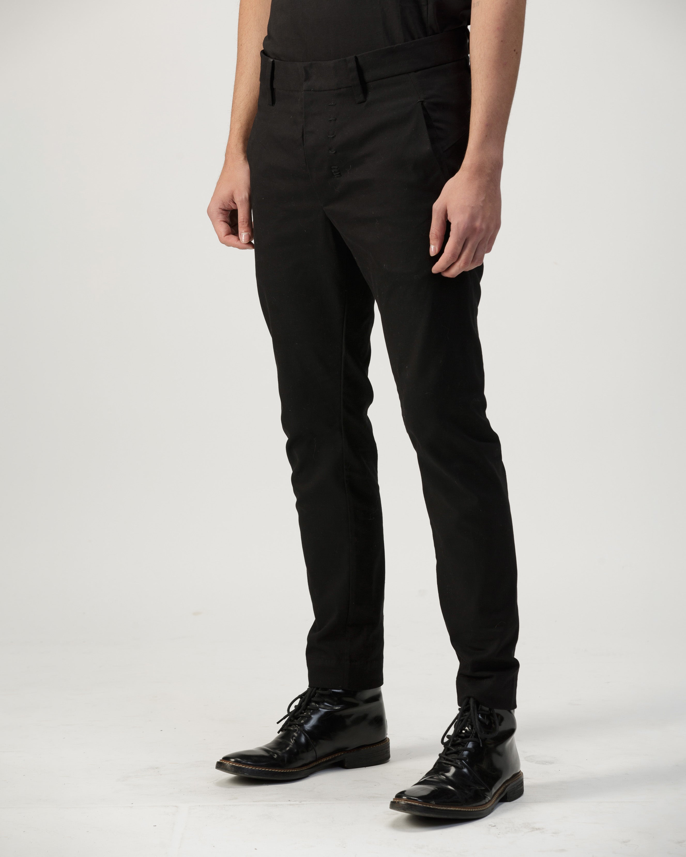 SLIM FIT PLEATED COTTON TWILL PANTS