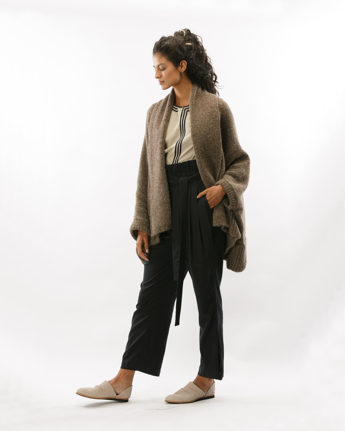 TRIANGLE CARDIGAN IN ALPACA