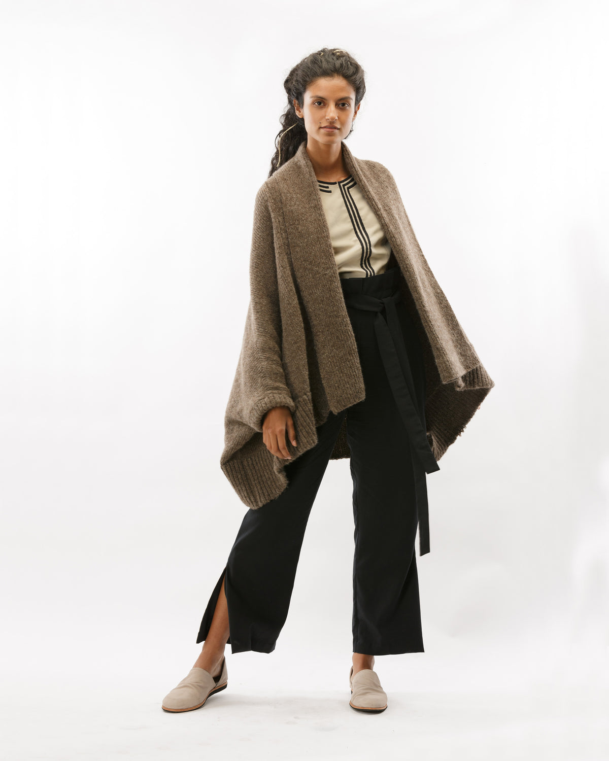 TRIANGLE CARDIGAN IN ALPACA