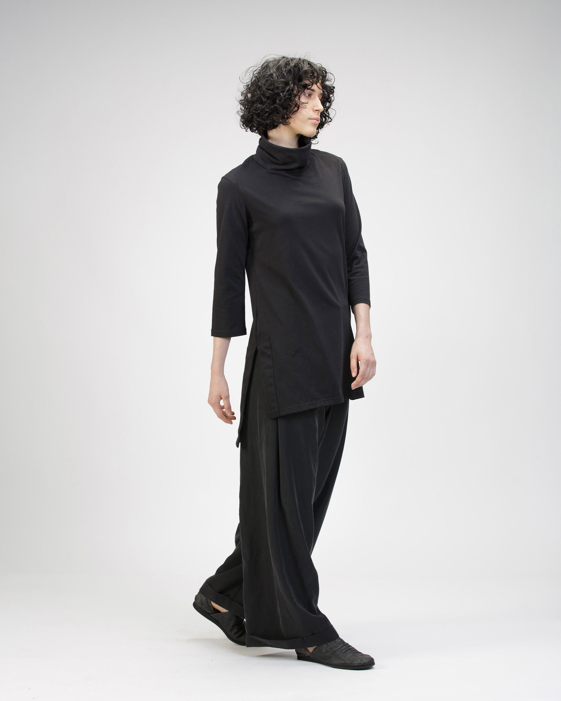 HIGH NECK LONG SLEEVE TOP IN COTTON