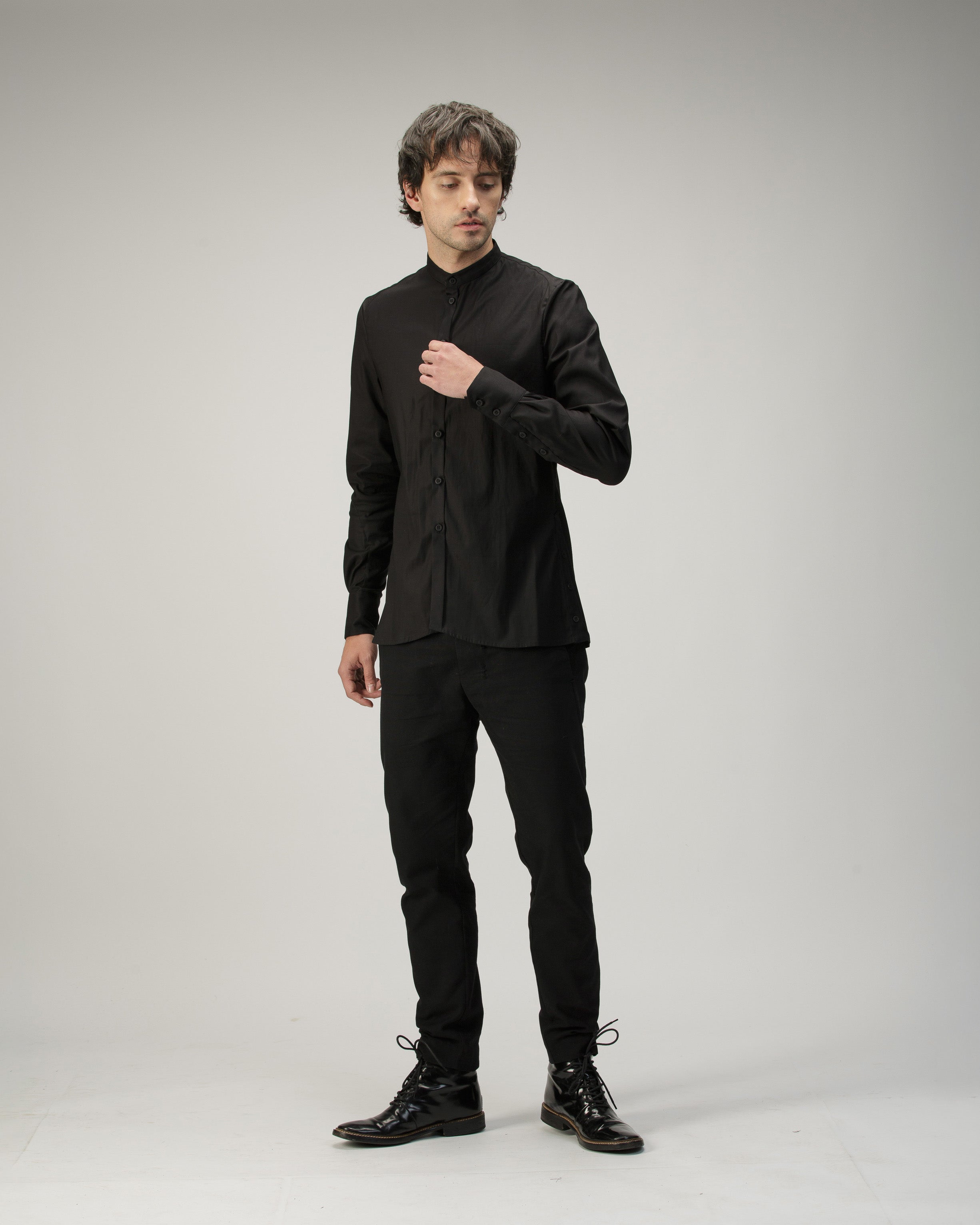 SLIM BUTTON UP SHIRT IN COTTON