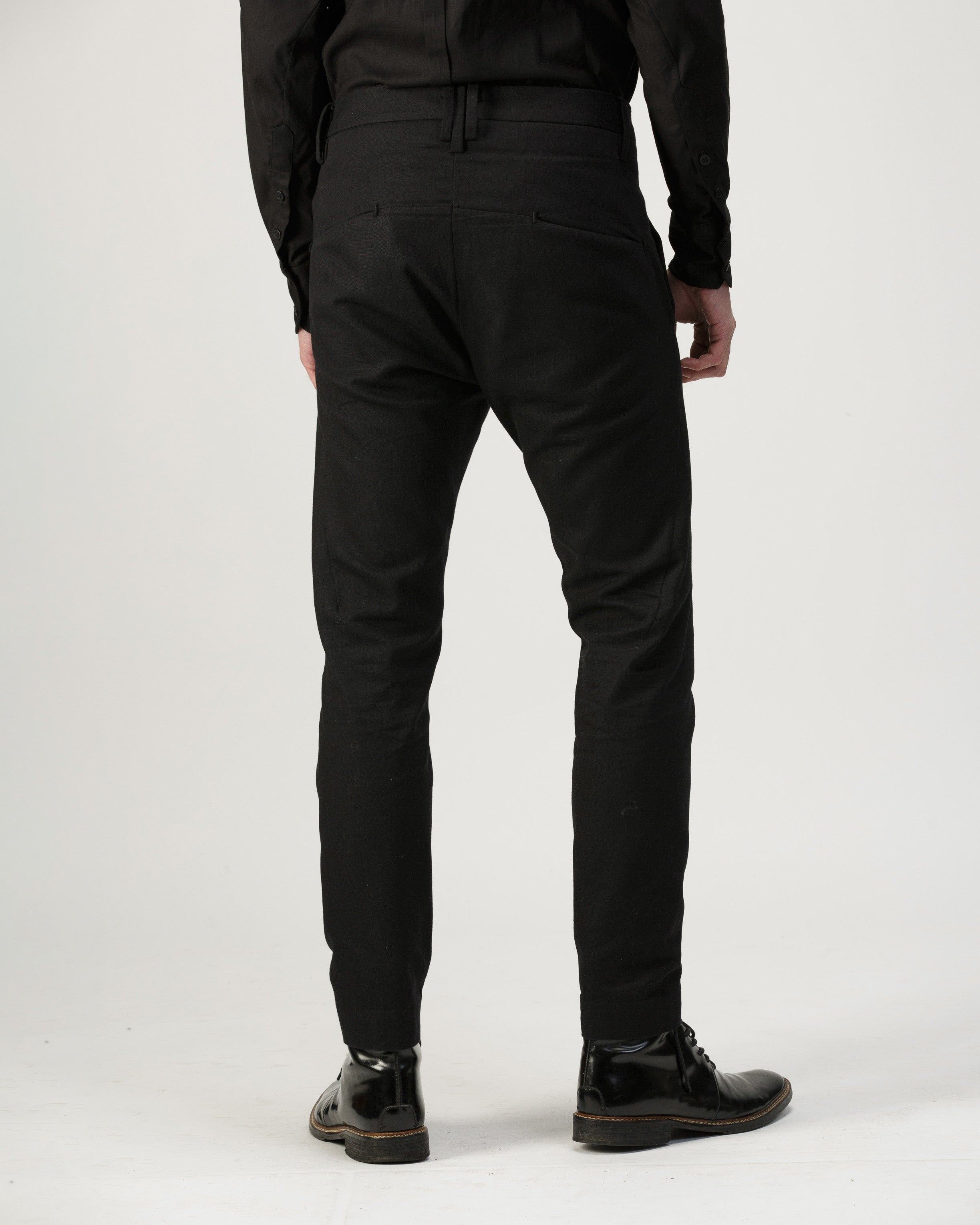 SLIM FIT PLEATED PANTS IN COTTON