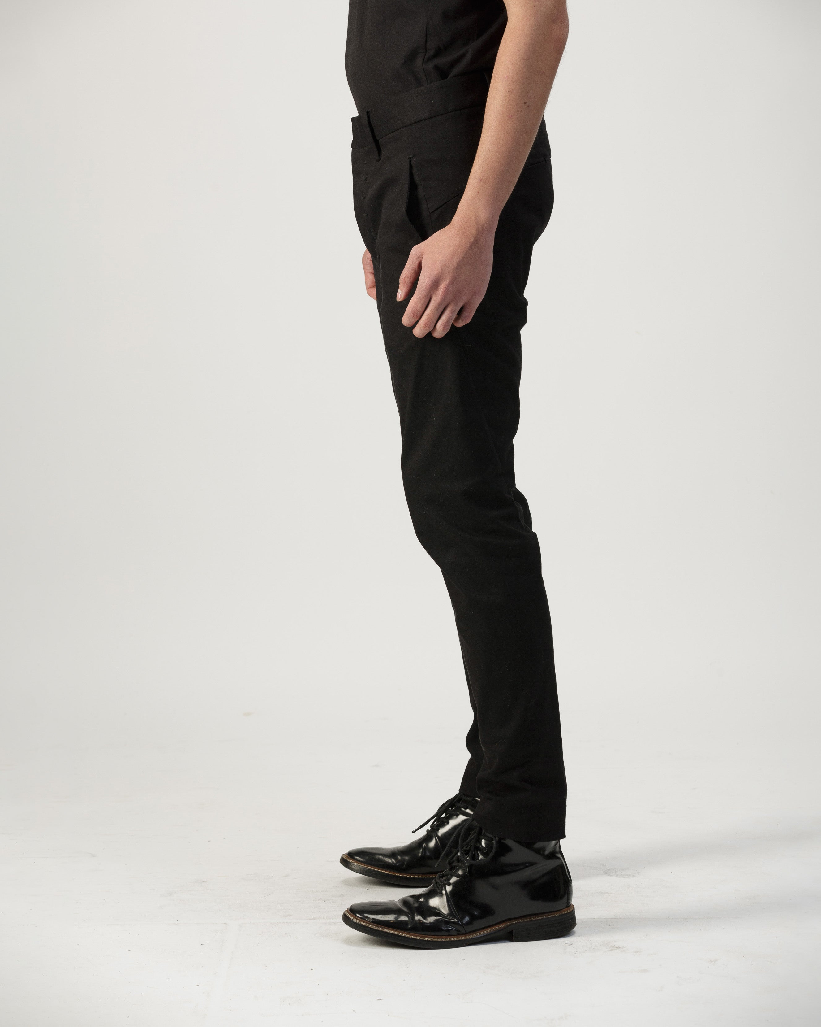 SLIM FIT PLEATED COTTON TWILL PANTS