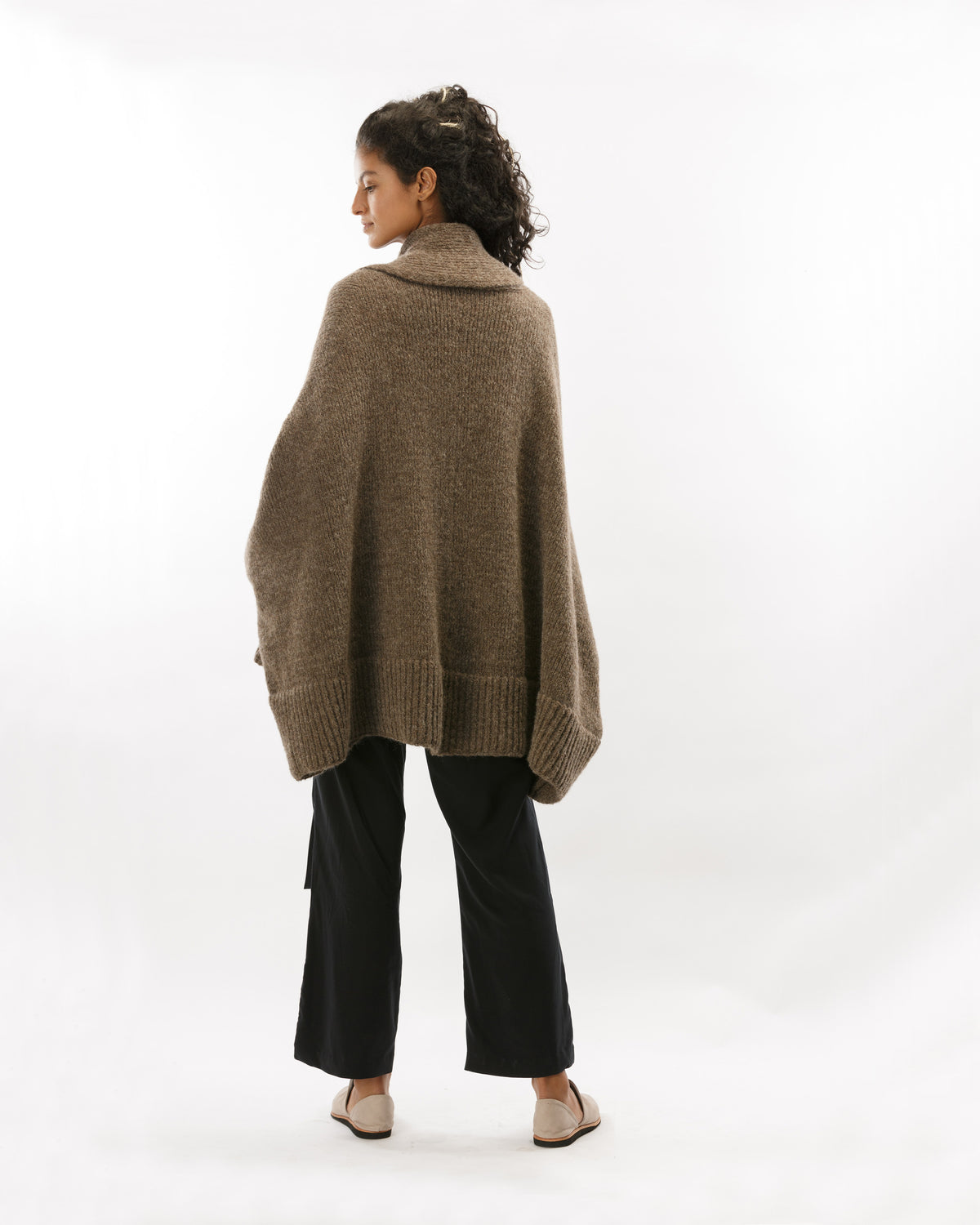 TRIANGLE CARDIGAN IN ALPACA